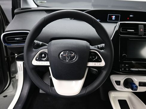 Used 2016 Toyota Prius Three Touring image 15