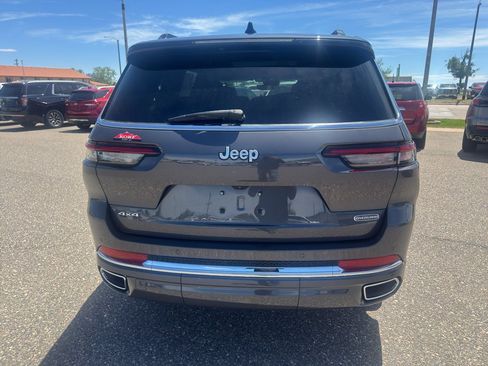 Used 2025 Jeep Grand Cherokee L Overland w/ Trailer Tow Package AWD/4WD image 7