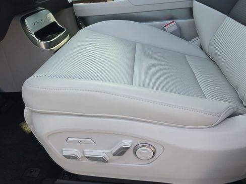 New 2026 Hyundai Ioniq 9 Limited w/ Tow & Go Package AWD/4WD image 29