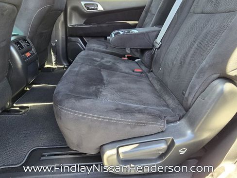 Used 2016 Nissan Pathfinder SV w/ Cargo Package image 11