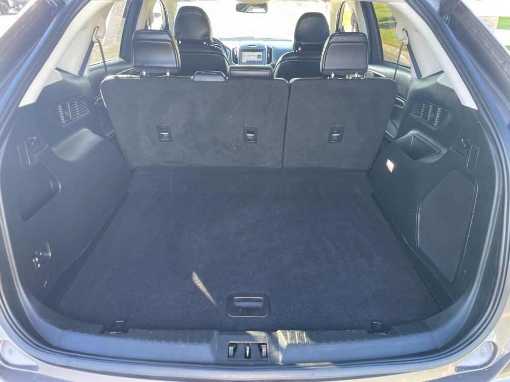 Used 2019 Ford Edge Titanium AWD/4WD image 25