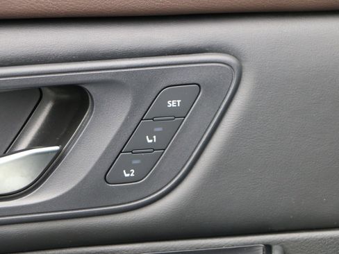 Used 2023 Nissan Rogue SL FWD image 18
