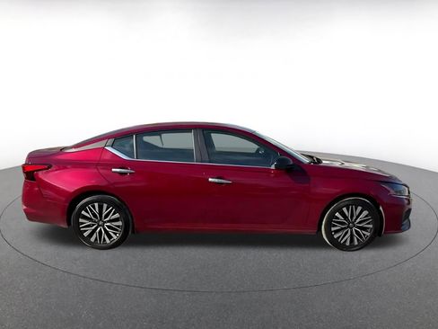 Used 2025 Nissan Altima 2.5 SV image 16