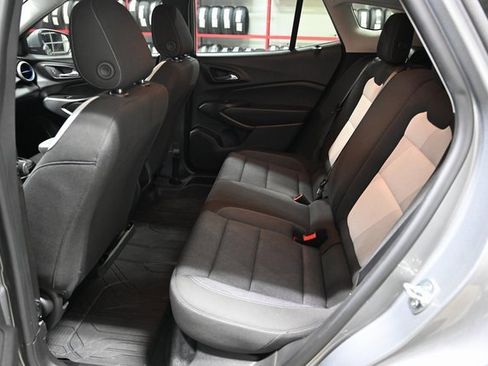 Used 2024 Chevrolet Trax LS w/ LS Convenience Package image 12