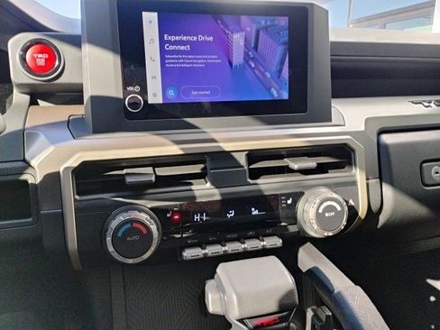 Used 2024 Toyota Tacoma TRD Off-Road image 22