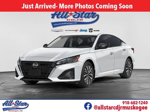 Used 2025 Nissan Altima 2.5 SV FWD image 1