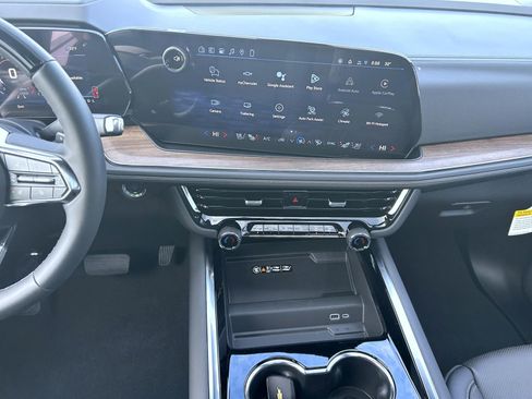 New 2026 Chevrolet Suburban High Country AWD/4WD image 12