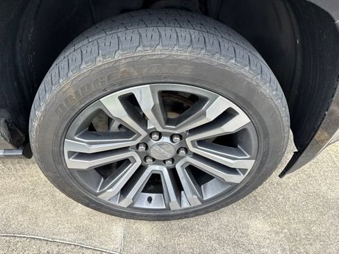 Used 2018 GMC Yukon XL Denali w/ Denali Ultimate Package AWD/4WD image 14