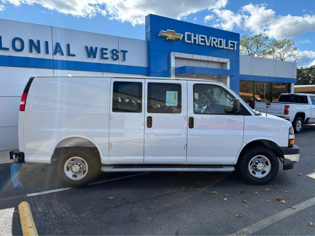 Used 2025 Chevrolet Express 2500 w/ Driver Convenience Package RWD image 4