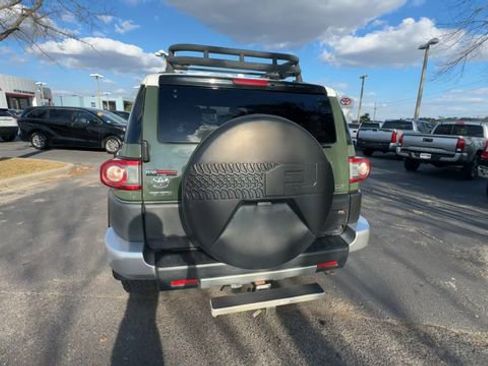 Used 2014 Toyota FJ Cruiser 4WD w/ Upgrade Package image 11