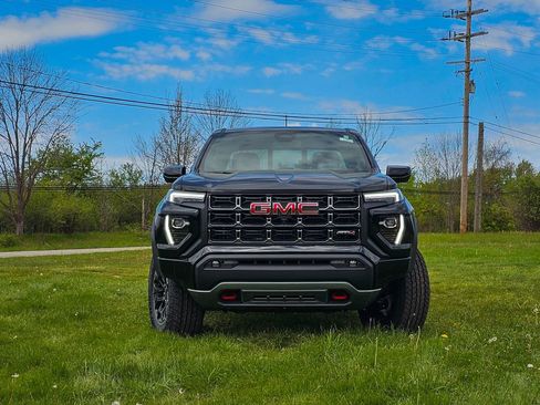 New 2026 GMC Canyon AT4 w/ Technology Plus Package AWD/4WD image 10