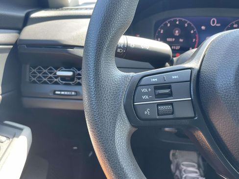 Used 2023 Honda Accord EX image 19
