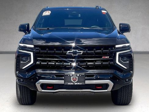Used 2025 Chevrolet Suburban Z71 AWD/4WD image 3