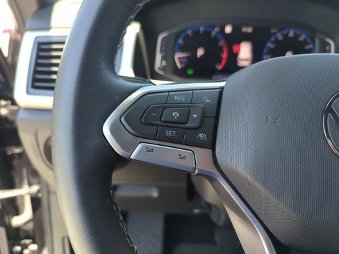 Used 2021 Volkswagen Atlas Cross Sport SEL FWD image 33