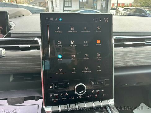 Used 2024 GMC Sierra EV Denali image 17