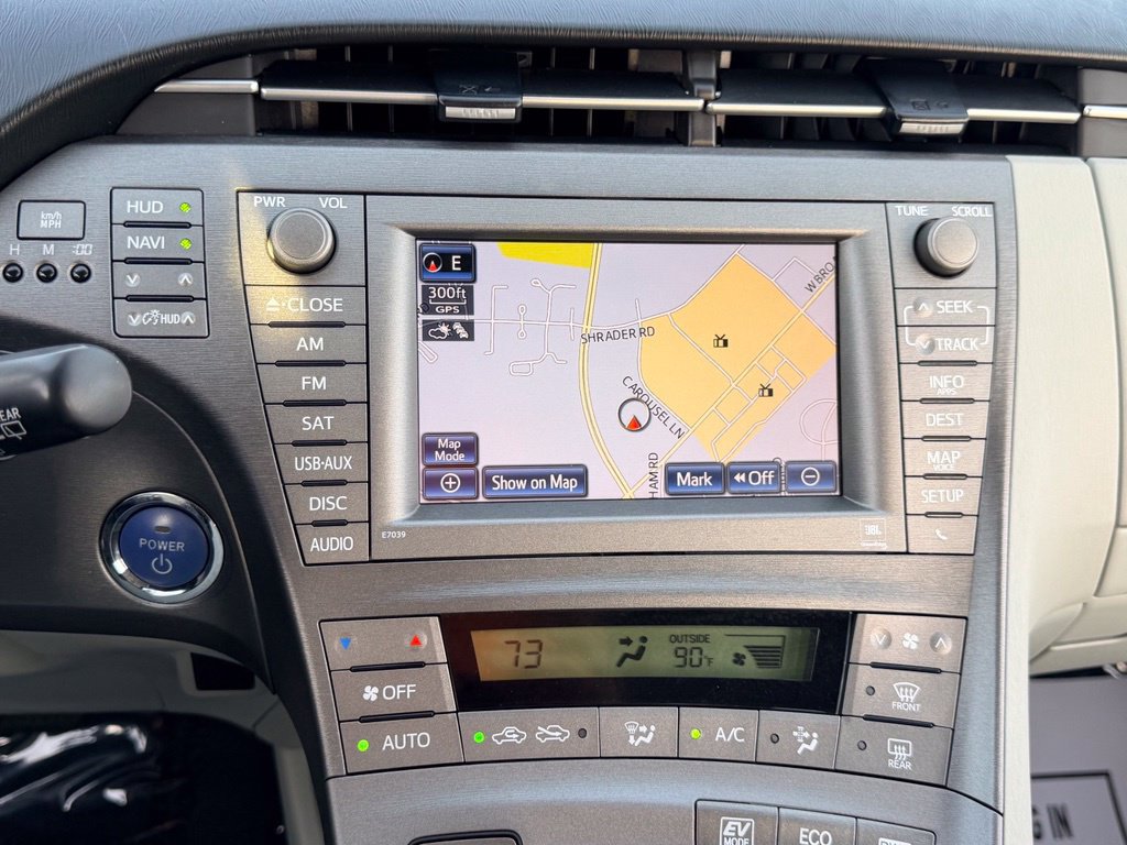 Used 2013 Toyota Prius Four w/ Deluxe Solar Roof Pkg FWD image 32