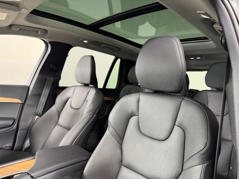 Certified 2025 Volvo XC90 T8 Plus w/ Protection Package Premier AWD/4WD image 19