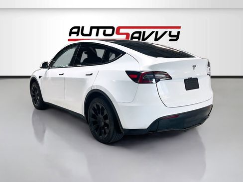 Used 2024 Tesla Model Y Long Range AWD/4WD image 5
