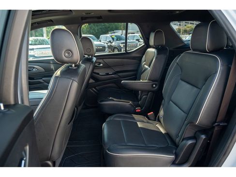 Used 2022 Chevrolet Traverse Premier w/ Redline Edition FWD image 13