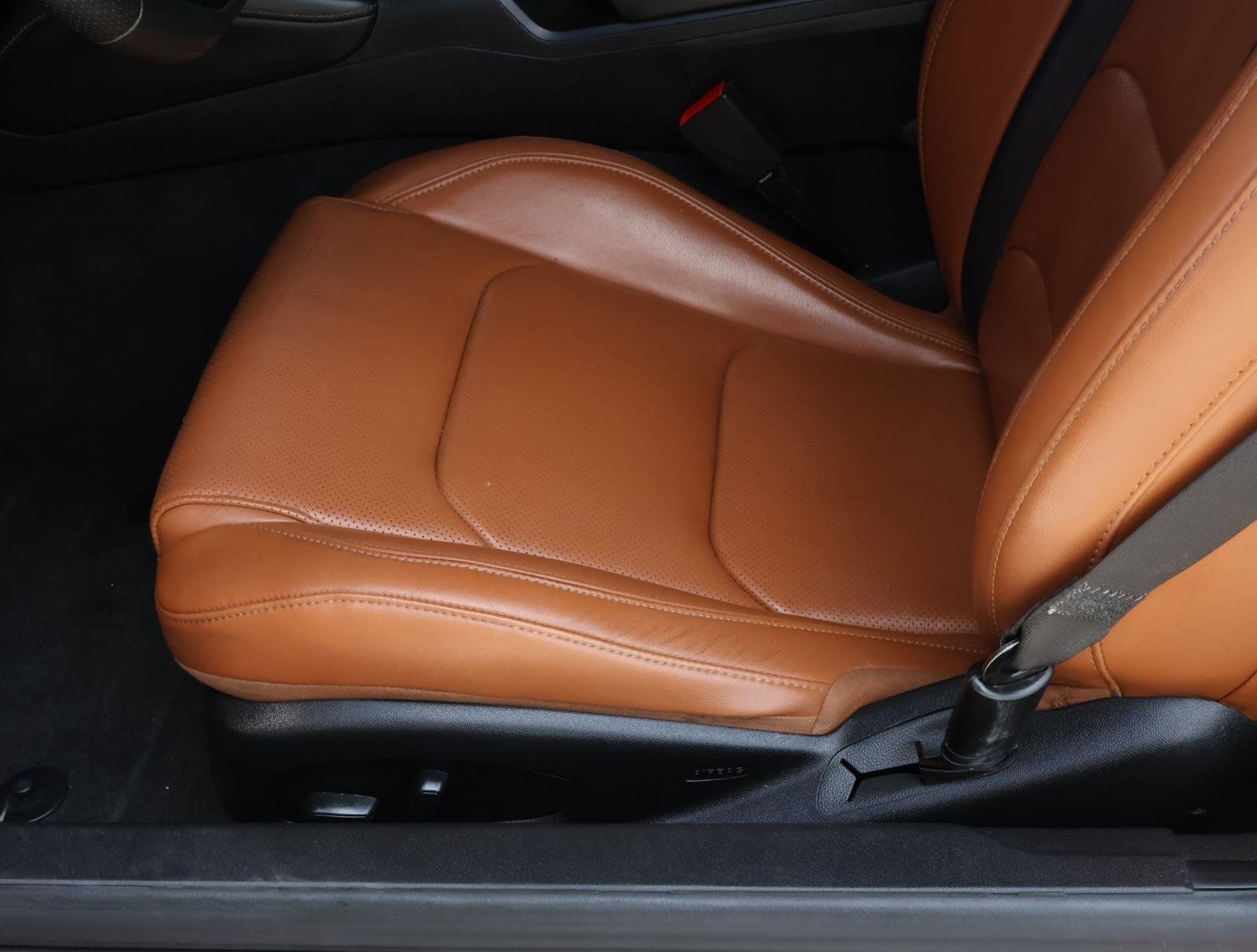 Used 2018 Chevrolet Camaro SS RWD image 10