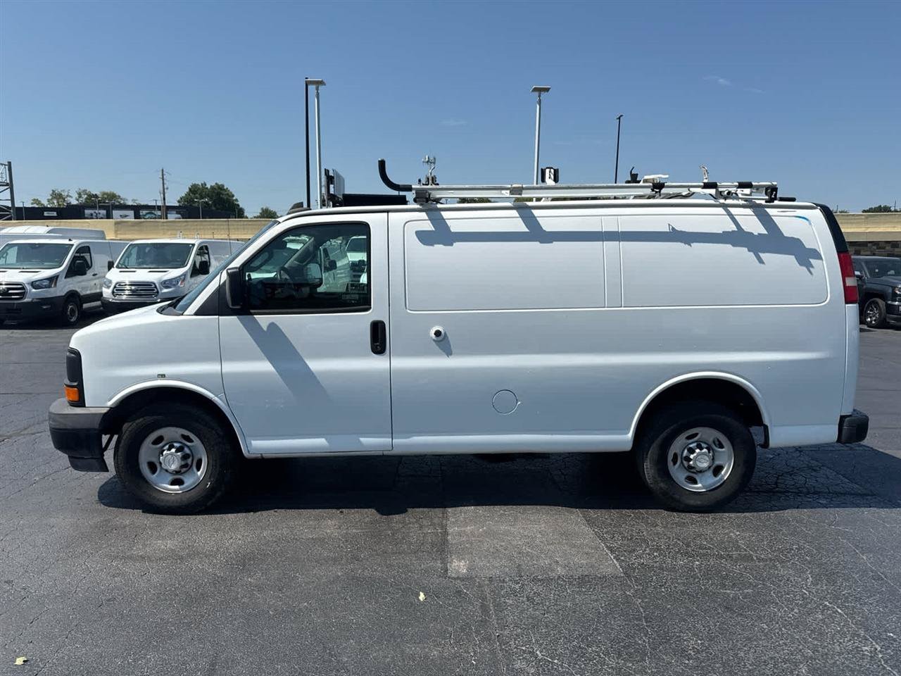 Used 2017 Chevrolet Express 2500 RWD image 5