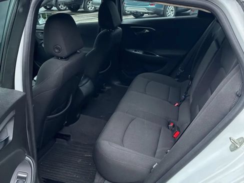 Used 2018 Chevrolet Malibu LS FWD image 13