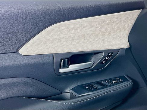 Used 2024 Toyota Grand Highlander Platinum image 17