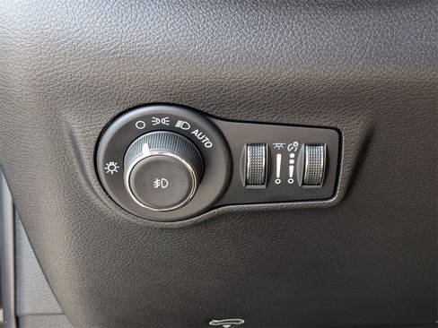 Used 2022 Jeep Compass Limited image 14