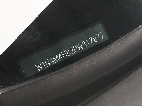 Used 2023 Mercedes-Benz GLB 250 4MATIC image 32