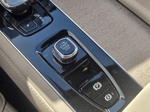 New 2026 Volvo XC90 T8 Plus image 26