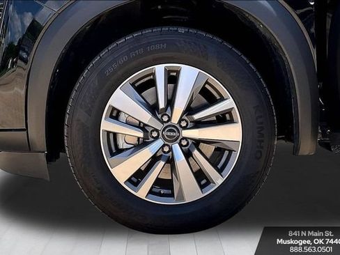 Used 2026 Nissan Pathfinder SL FWD image 34