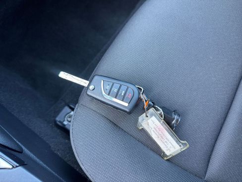 Used 2025 Toyota Corolla LE image 22