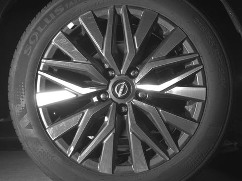 Used 2025 Nissan Altima 2.5 SV FWD image 15