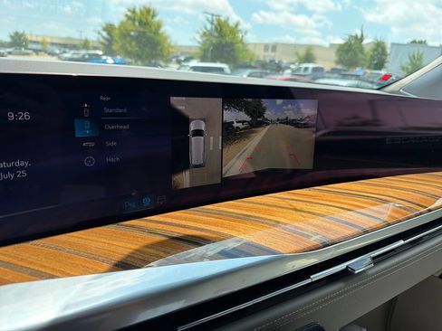 Certified 2026 Cadillac Escalade Platinum Sport w/ LPO, ONYX Package AWD/4WD image 29