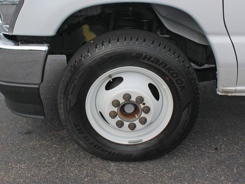 Used 2026 Ford E-350 and Econoline 350 Super Duty w/ Power Equipment Group RWD image 30