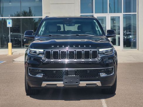 Used 2023 Jeep Wagoneer Series III w/ Preferred Equipment Group AWD/4WD image 2