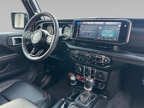 Certified 2024 Jeep Gladiator Rubicon w/ Convenience Group image 19