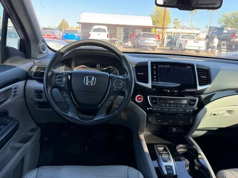 Used 2016 Honda Pilot Touring image 16