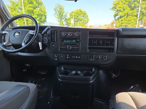 Used 2017 Chevrolet Express 2500 LS RWD image 18
