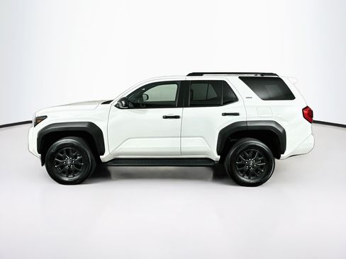 Used 2025 Toyota 4Runner SR5 AWD/4WD image 4