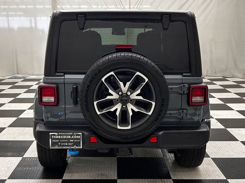 Certified 2024 Jeep Wrangler Unlimited AWD/4WD image 6
