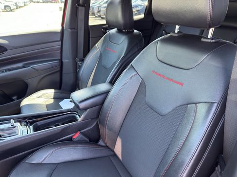 Used 2023 Jeep Compass Trailhawk image 13