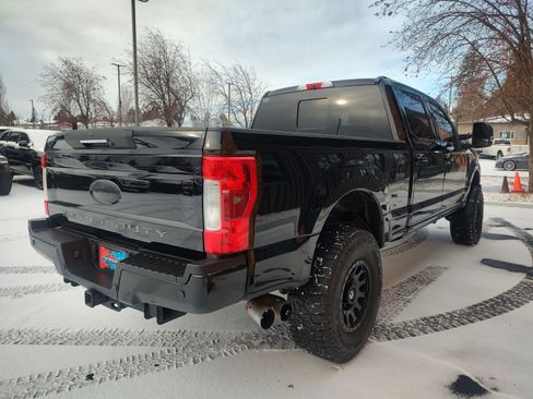 Used 2017 Ford F250 Lariat w/ Lariat Ultimate Package image 5