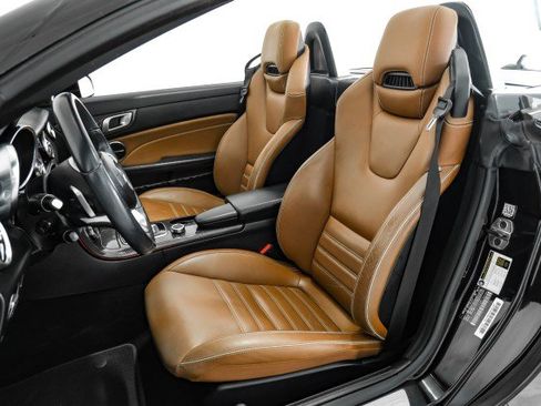 Used 2017 Mercedes-Benz SLC 43 AMG image 27