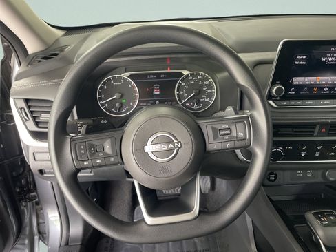 Used 2024 Nissan Rogue S AWD/4WD image 16