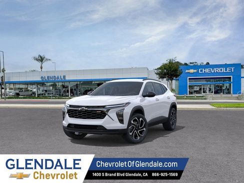 New 2026 Chevrolet Trax RS w/ Driver Confidence Package FWD image 2