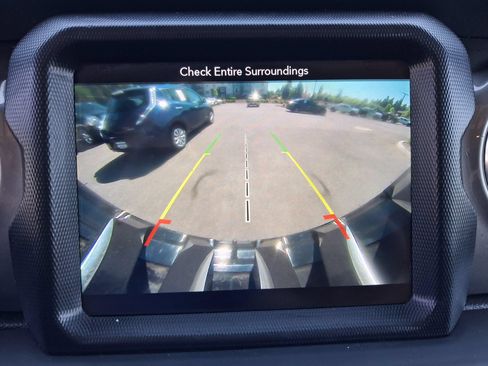 Used 2018 Jeep Wrangler Unlimited Sahara w/ Uconnect 4C Nav & Sound Group AWD/4WD image 14