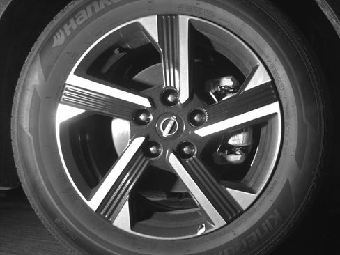 Used 2025 Nissan Sentra SV FWD image 13