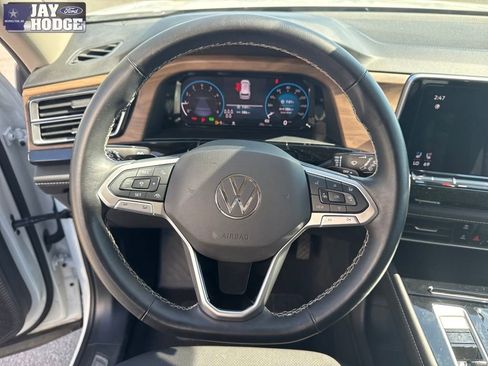Used 2024 Volkswagen Atlas SE image 11