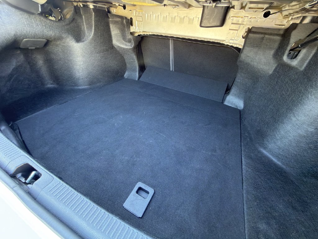 Used 2019 Toyota Camry SE w/ Carpet Mat Package FWD image 26
